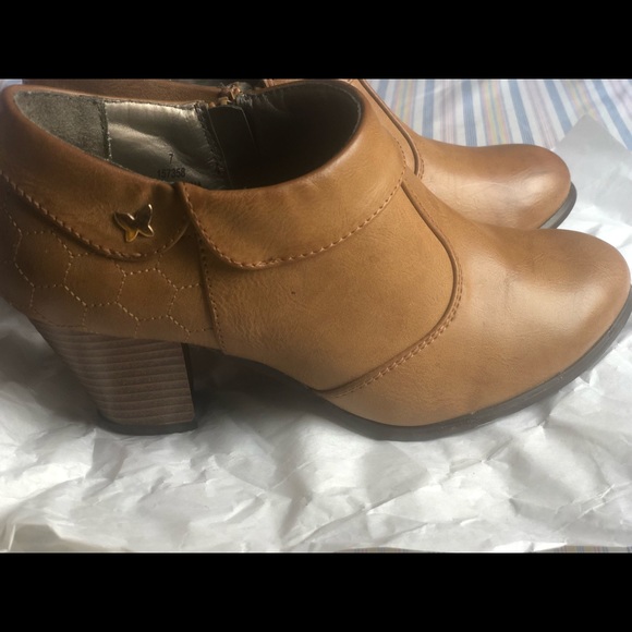 Heels - Picture 2 of 8